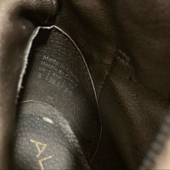 ALDO leather ankle heel bootie button fold over almond shape toe size 8 - Picture 13 of 13